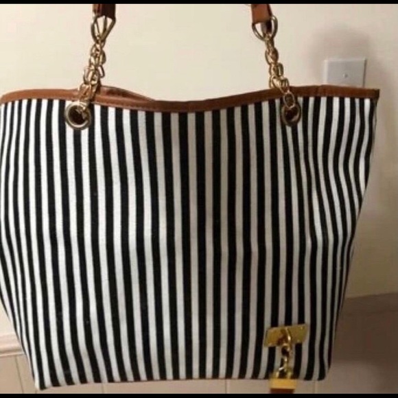 Black and white bag (no negotiation) - Picture 2 of 4